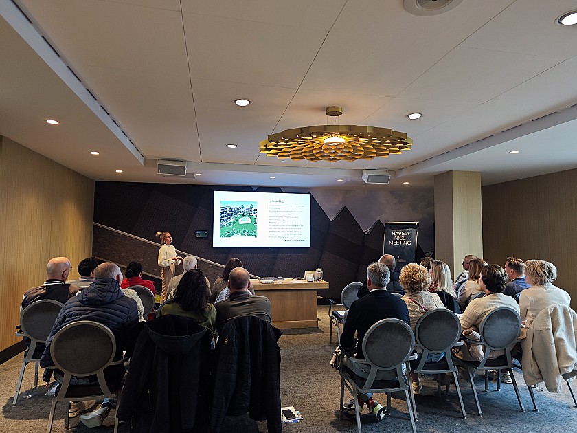 Seminar met aansluitend 1-op-1 gesprek Radisson Blu, Hasselt                