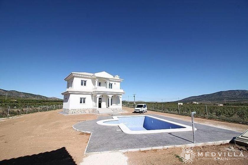 Luxe nieuwe villa's met zwembad incl land, licenties Alicante, Pinoso in Medvilla Spanje