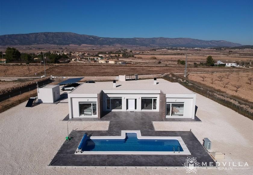 Moderne nieuwbouwvilla in de buurt van Pinoso, Alicante in Medvilla Spanje