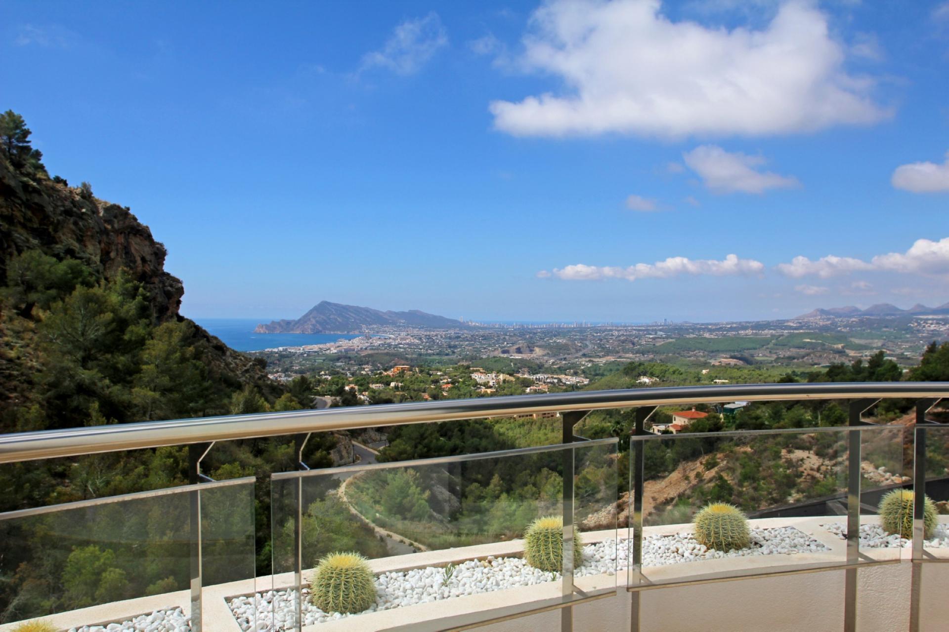 Moderne villa's te koop met zeezicht in Altea in Medvilla Spanje