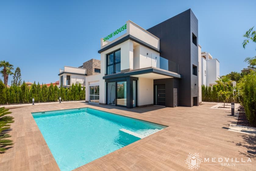 4 slaapkamer Villa in La Manga Del Mar Menor in Medvilla Spanje