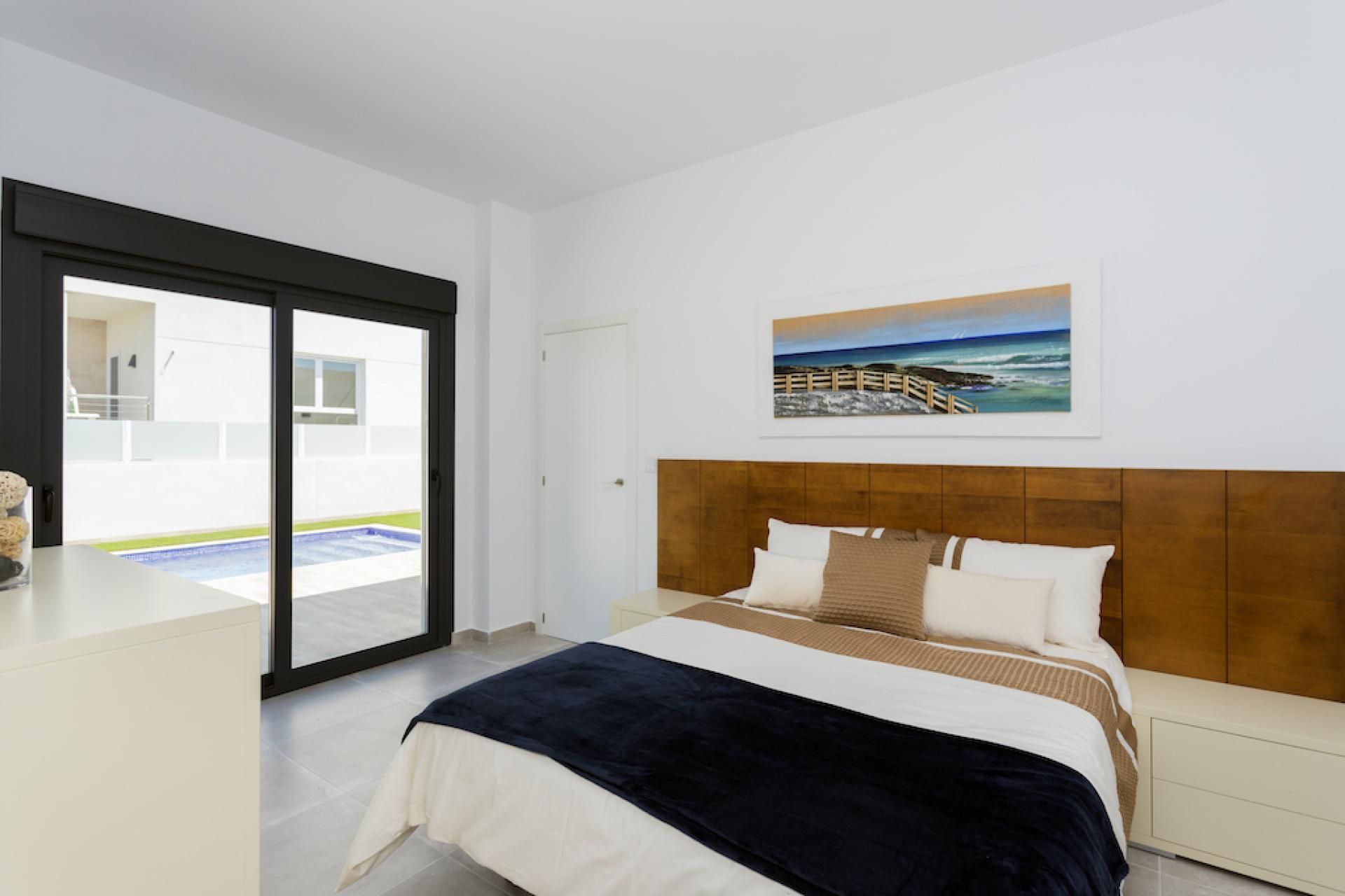 3 !bedroom Villa ! EN Daya Nueva - Nieuwbouw in Medvilla Spanje