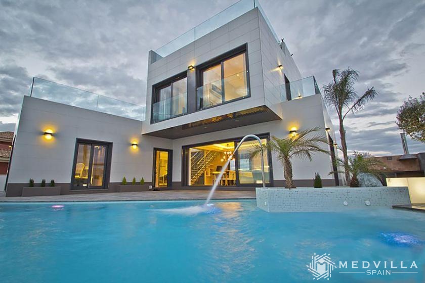 3 slaapkamer Villa in Dehesa De Campoamor in Medvilla Spanje