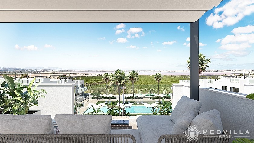 2 slaapkamer Appartement met dakterras in Torrevieja in Medvilla Spanje