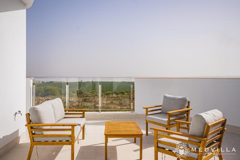 2 slaapkamer Appartement met dakterras in Torrevieja in Medvilla Spanje