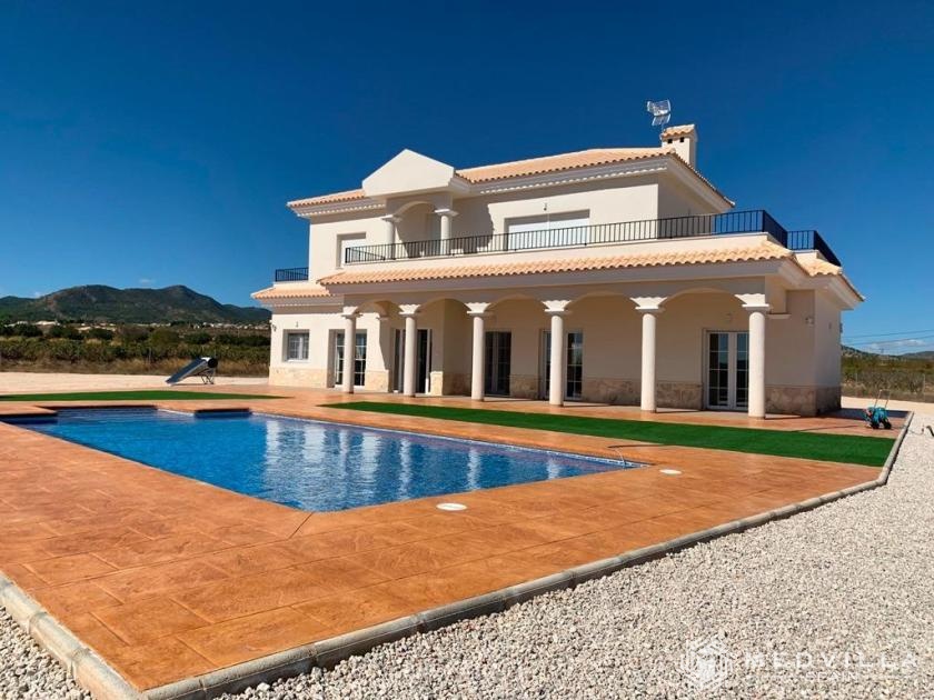 Luxe nieuwe villa's met zwembad incl land, licenties Alicante, Pinoso in Medvilla Spanje