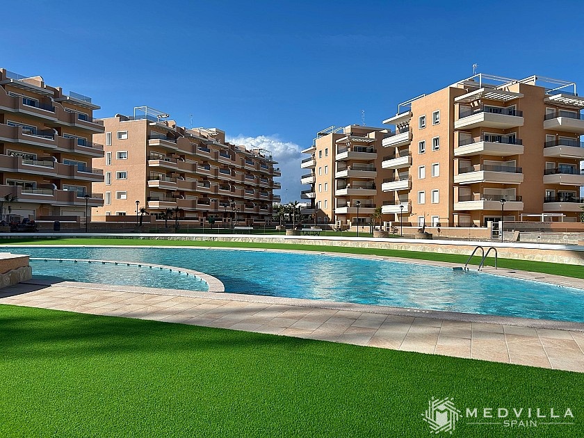 3 slaapkamer Appartement met terras in El Raso