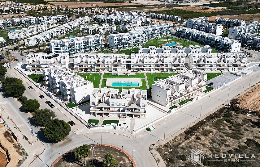 2 slaapkamer Appartement met terras in El Raso in Medvilla Spanje