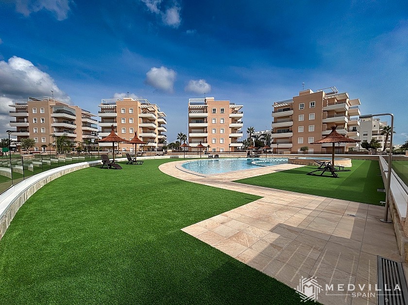 Mooi appartement in Vista Azul El Raso, Guardamar del Segura in Medvilla Spanje