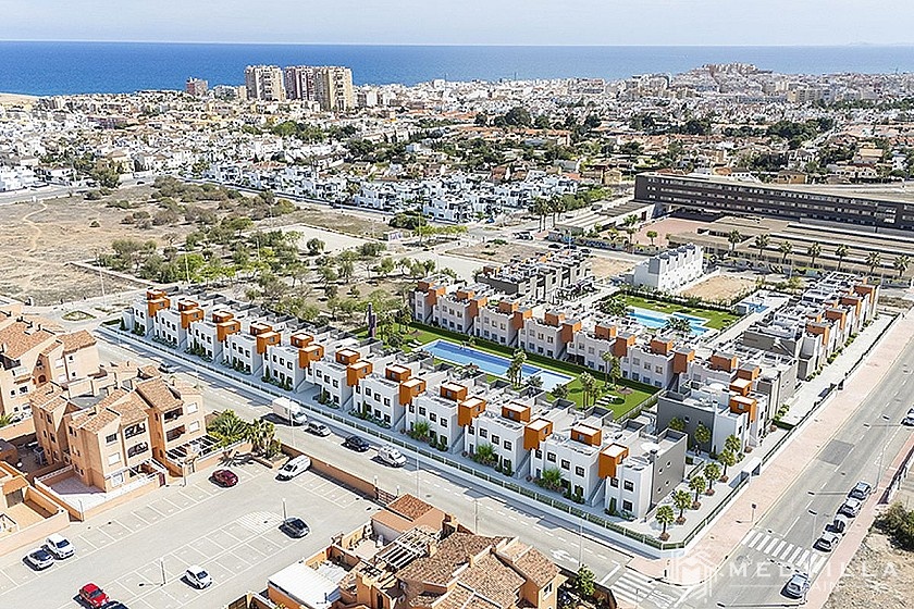 2 slaapkamer Appartement met tuin in Torrevieja in Medvilla Spanje