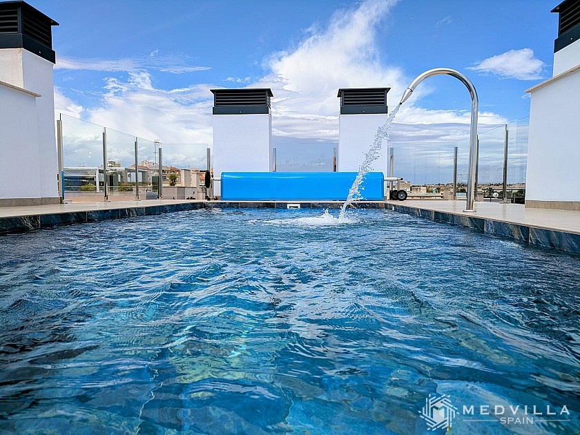 2 slaapkamer Appartement met terras in Torrevieja in Medvilla Spanje