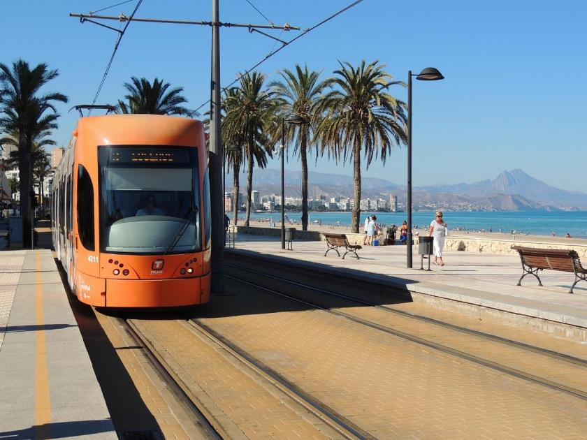 Gratis met de tram rijden langs de Costa Blanca in Medvilla Spanje