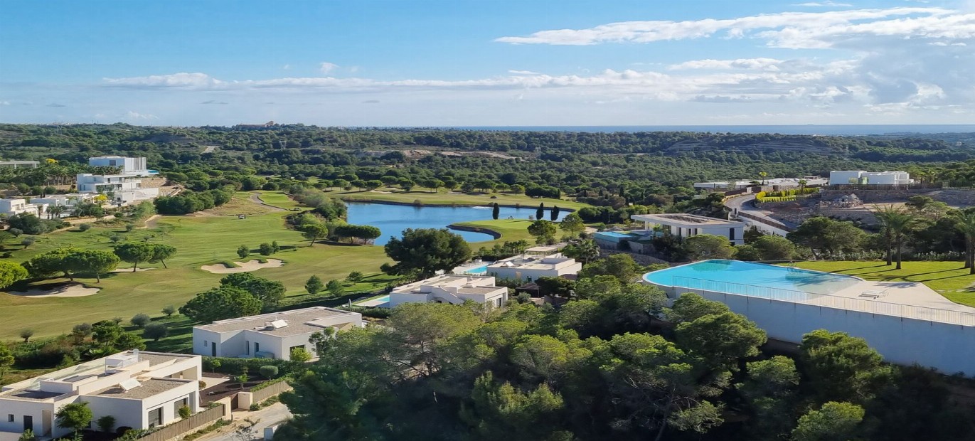 Uitzonderlijk wonen op magnifiek golfresort Medvilla Spanje
