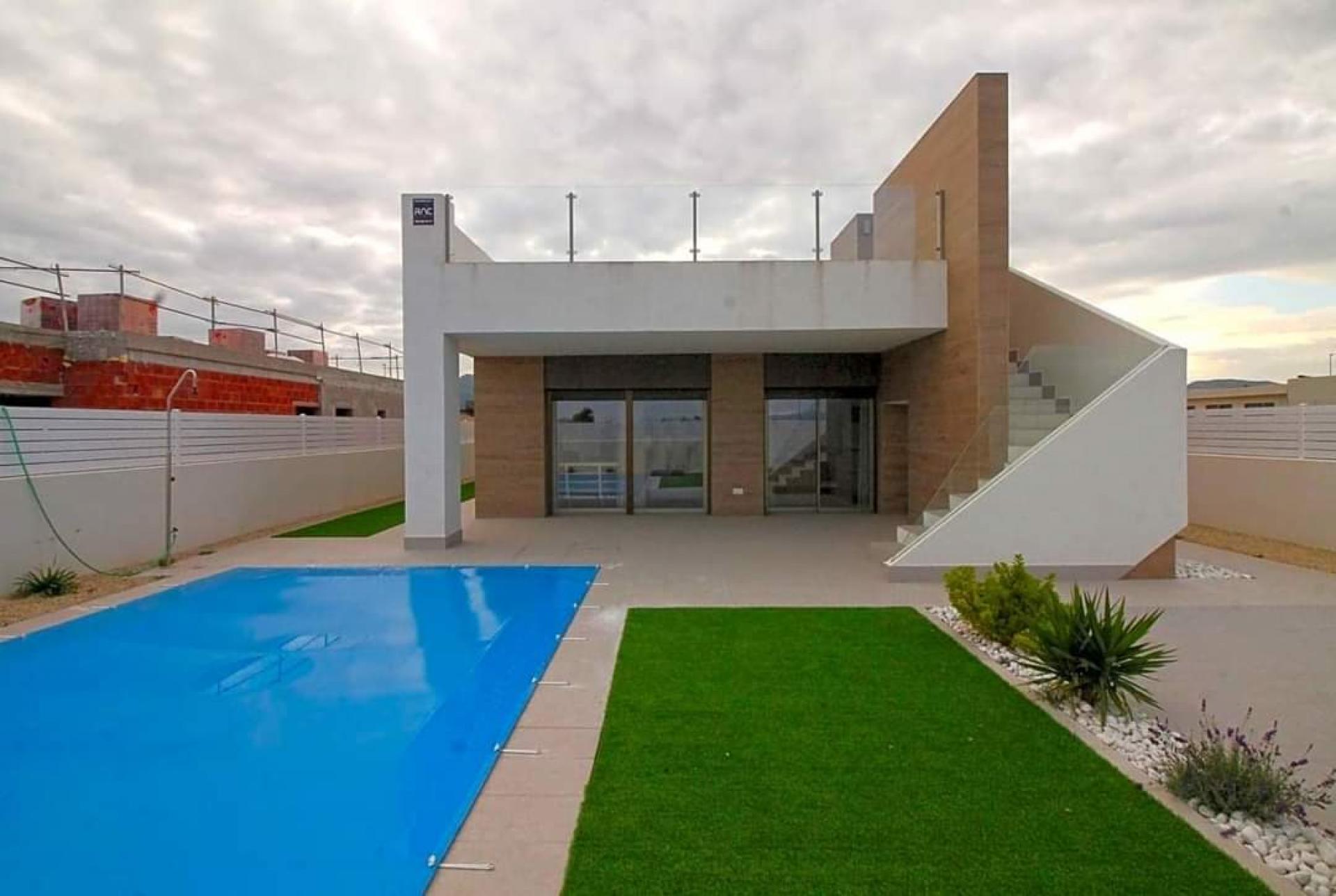 Moderne villa op loopafstand van historische stad Aspe in Medvilla Spanje