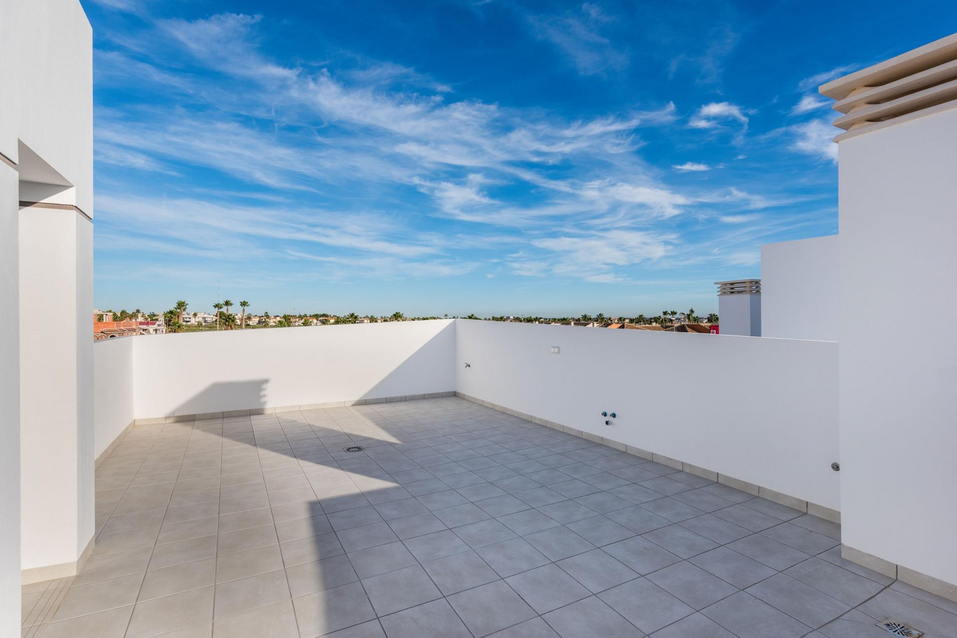 Moderne villa te koop in Los Alcazares, Costa Calida in Medvilla Spanje