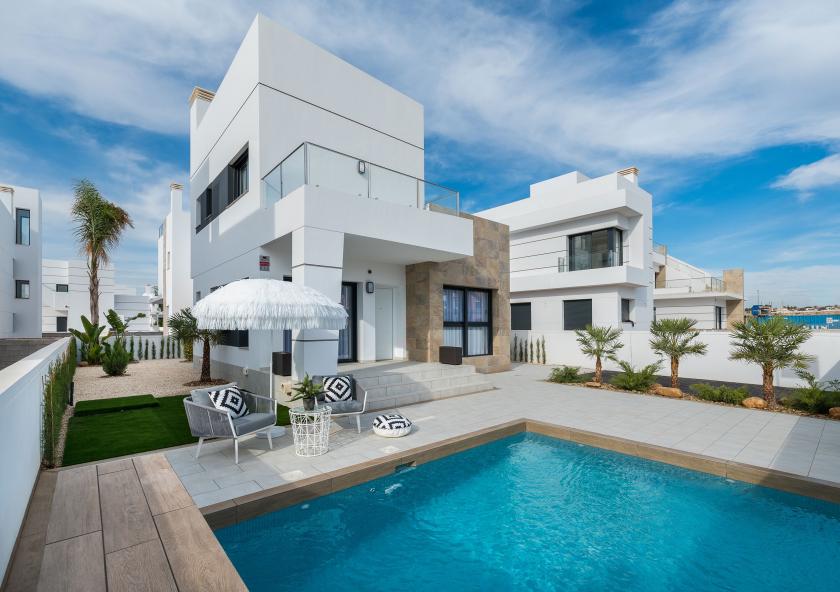 Moderne villa te koop in Los Alcazares, Costa Calida in Medvilla Spanje