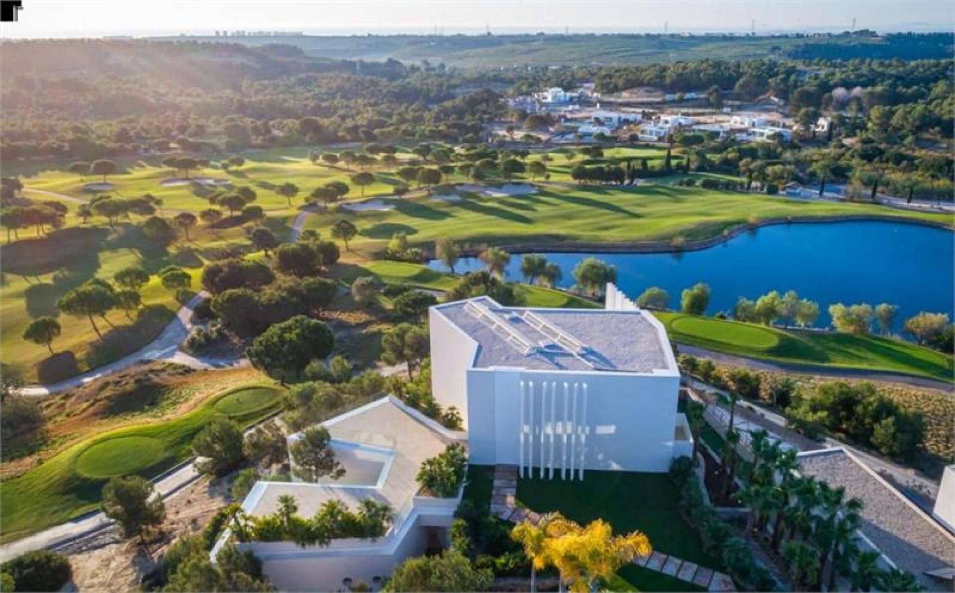 Morning Breeze, Armani Designer Villa op Las Colinas Golf in Medvilla Spanje