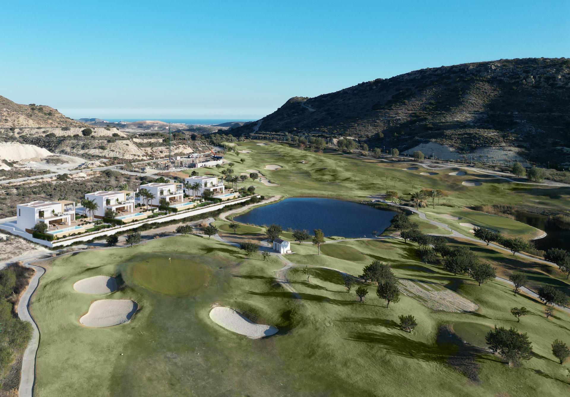 Unieke villa op het golf resort Font del Llop, Alicante in Medvilla Spanje