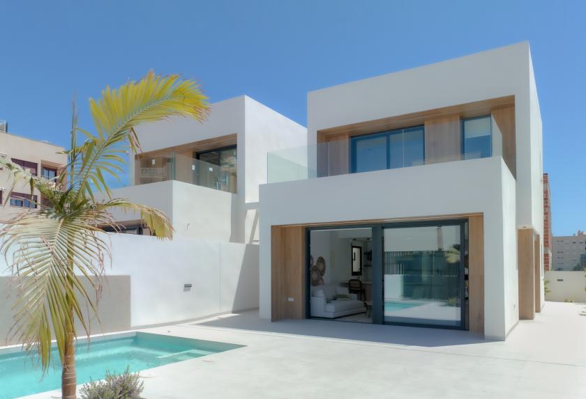 Prachtige villa op 350 m van het strand te Águilas in Medvilla Spanje