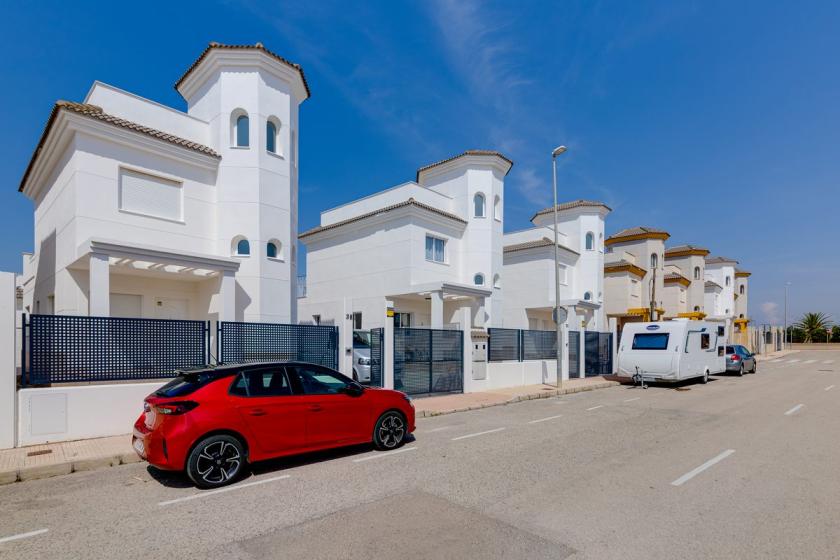 Half-vrijstaande villa's met 3 slaapkamers in San Fulgencio, Alicante in Medvilla Spanje