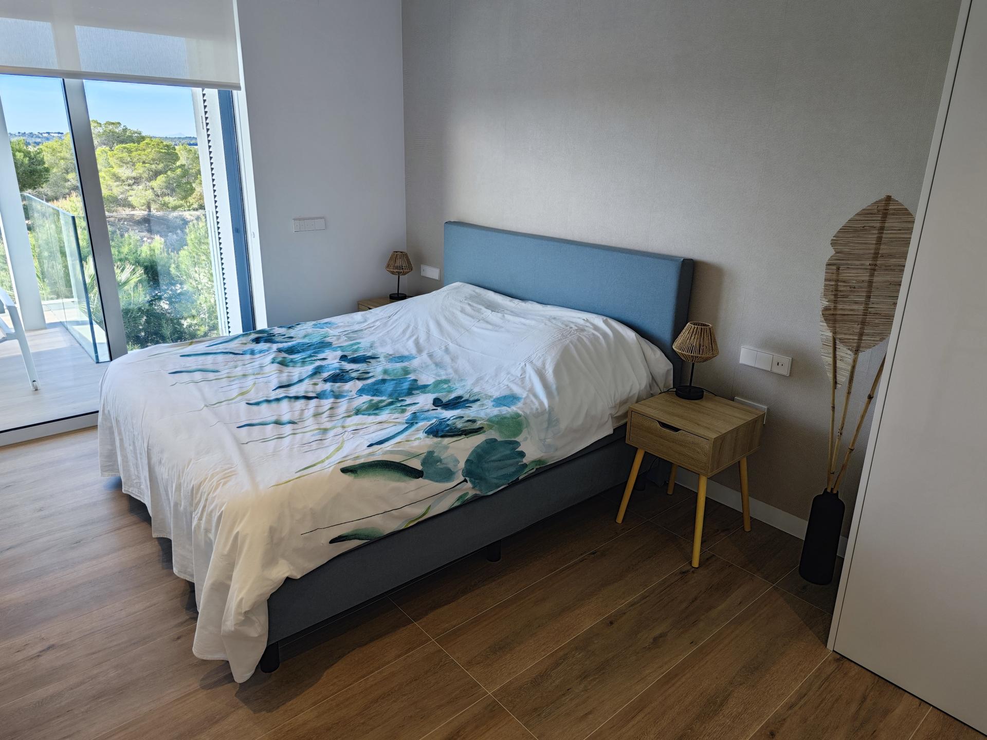 Luxe herverkoop appartement op Las Colinas Golf in Medvilla Spanje